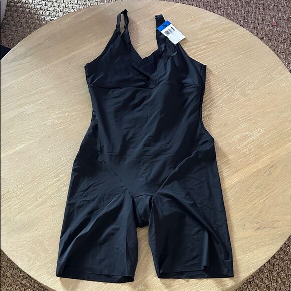 Maidenform XL Firm Tummy Control Wear Your Bra Singlet Body Shaper FL2556, NWT - Picture 2 of 9